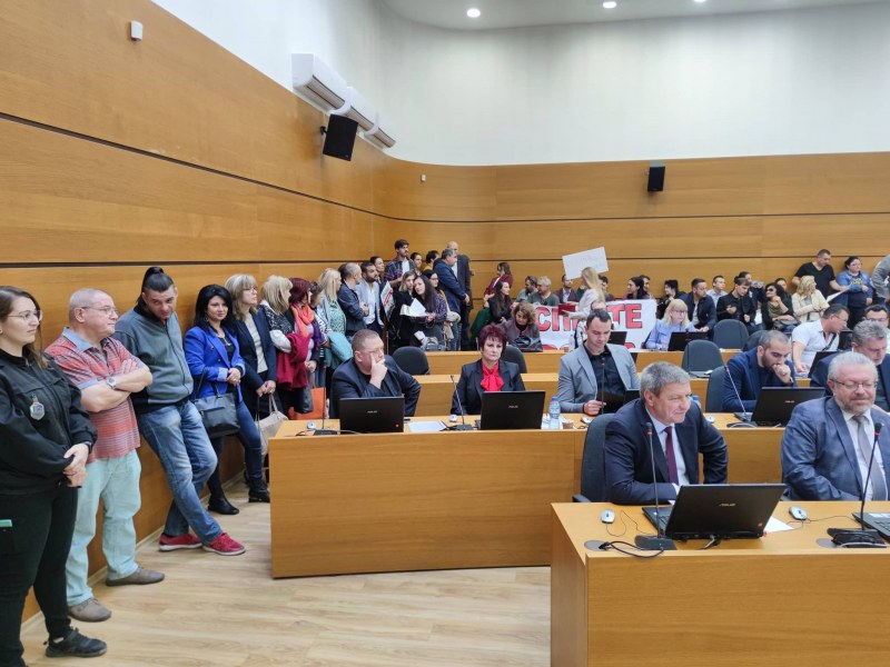 Поне четири различни предложения за спиране на пробива на Водната