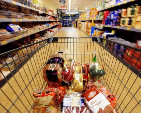 Гърция въвежда фиксирани цени за 50 основни стоки