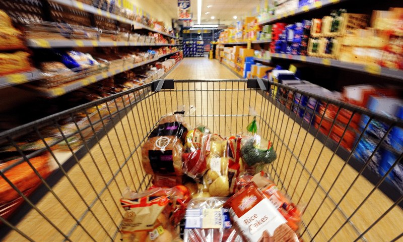 Парламентът на Гърция гласува т.нар. потребителска кошница за супермаркетите, в