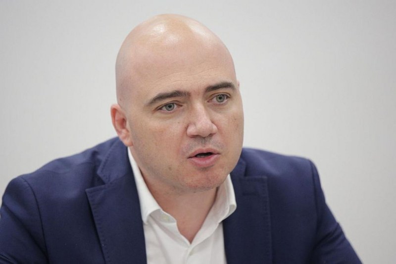 Министърът на туризма: Свършват средствата по европрограми за настаняване на украинци у нас