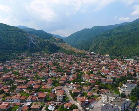 Изграждат нов гробищен парк в Кричим