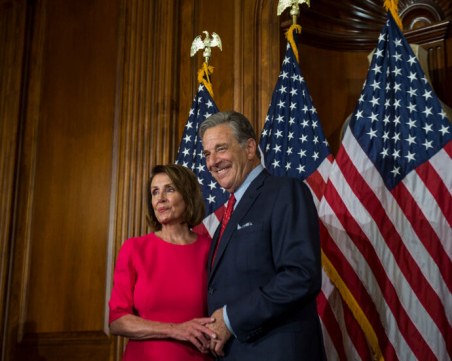 Мъж нахлу в дома на Нанси Пелоси, преби съпруга ѝ