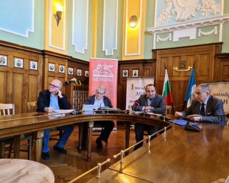 Ученици от 77 училища в Пловдив се включват в шествие за Деня на народните будители