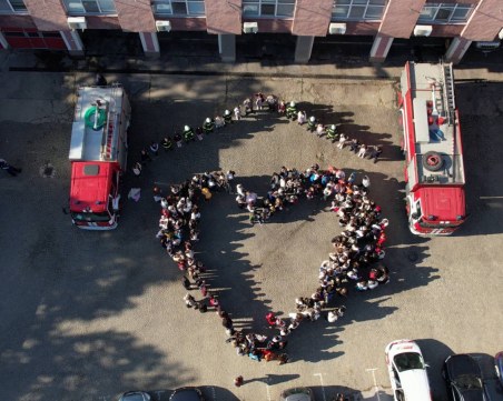 Ученици от ОУ „Душо Хаджидеков