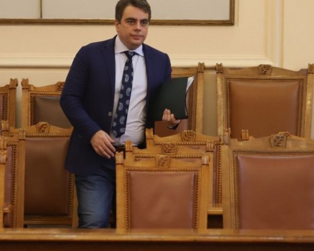 Василев отговори на президента: Парламентът не е място за създаване на интриги