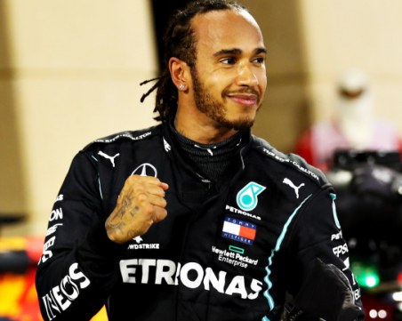 Хамилтън преговаря за нов договор с Мерцедес