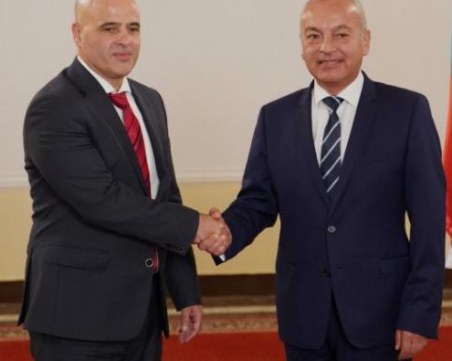 Премиерът: Коридор 8 ще осигури връзка между България, РСМ и Албания