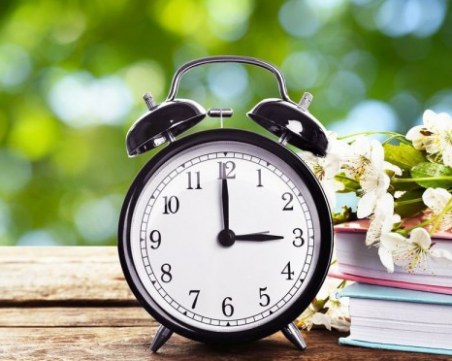 Преминаваме към зимно часово време утре