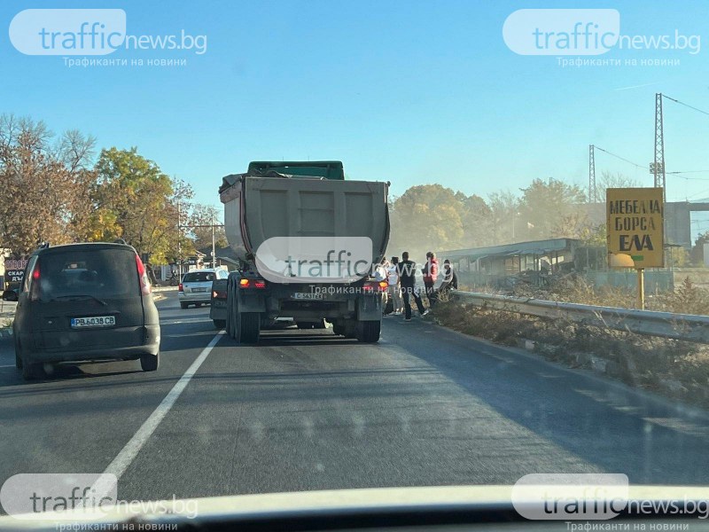 Катастрофа между камион и джип затапи трафика в село Труд