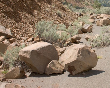 Скала падна върху хотел на остров Крит, има загинал