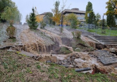 Реки от фекални води са залели Волгоград след  взрив в един