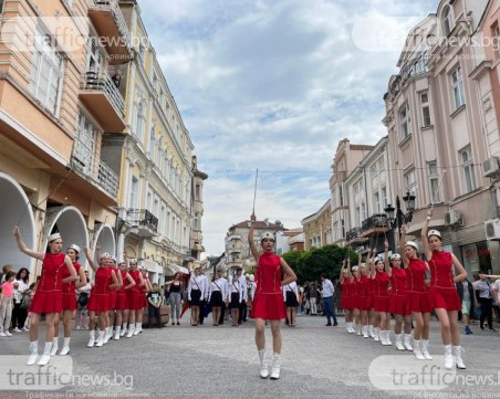 Пловдив отбелязва Деня на народните будители с празнично шествие по Главната