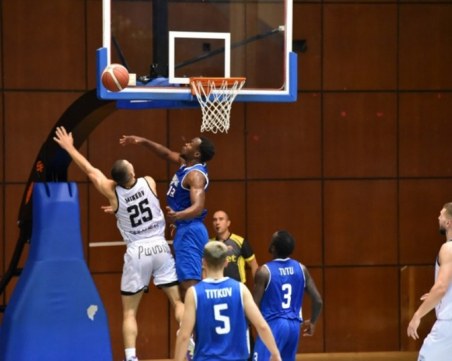 Академик приема Шумен за първо домакинство през новия сезон, изненади за феновете