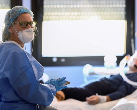 Неваксинираните медици в Италия отново се връщат на работа