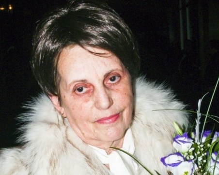 Специален плакет за Деня на будителите за голямата проф. Василка Спасова