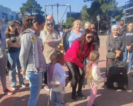 Украински бежанци отново на протест в Слънчев бряг