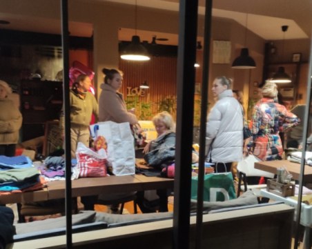 Украинските бежанци все още не знаят къде ще бъдат преместени