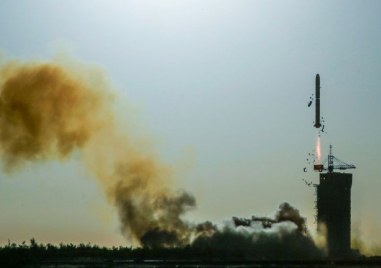 Русия е изстреляла ракета Союз носеща военен сателит в Космоса