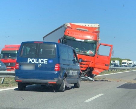 Пиян тираджия предизвика катастрофа на АМ 