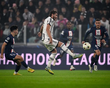 Милан се класира за осминафиналите без проблем, ПСЖ пак победи Ювентус, но не спечели групата си