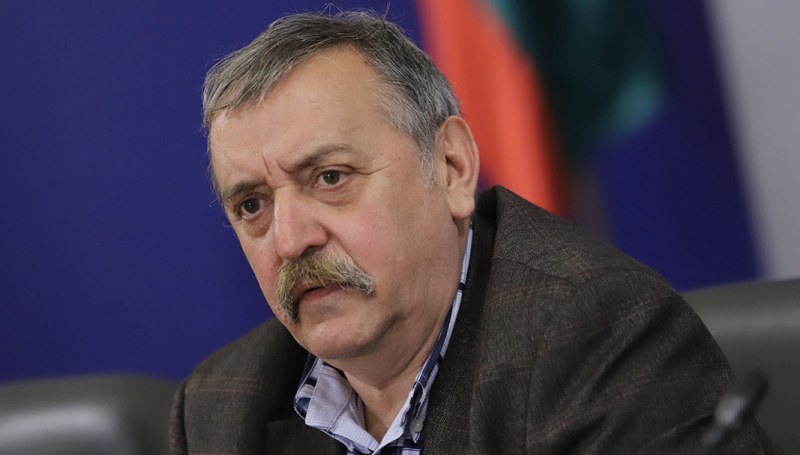 Кантарджиев: Идва респираторен синцитиален вирус, опасен за новородените и възрастните хора
