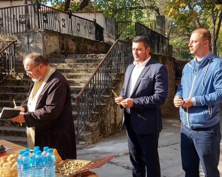 Социалният патронаж в Брестовица – със свежа и модерна визия, откриха обновената база с водосвет