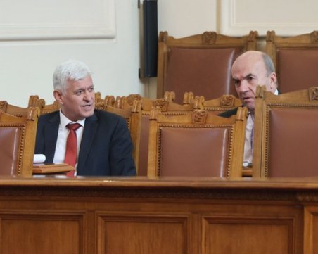 Военният министър: Трябва да имаме пълна ескадрила самолети