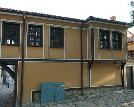 Заради проекта за Небет тепе: Вадят занаятчиите от Бакаловата къща