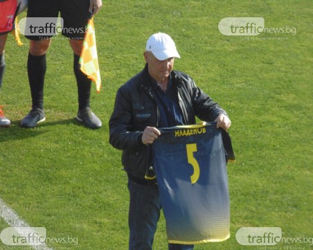 Ботев награди Димитър Младенов преди последното си домакинство за годината