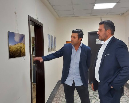 Младият фотограф  Христо Николов подреди  дебютна изложба в сградата на община „Родопи