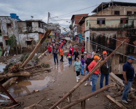 Свлачища и наводнения взеха седем жертви във Венецуела