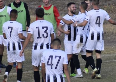 Вторият отбор на Локомотив Пловдив записа категорична победа в мач