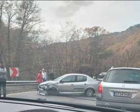 Четири коли се блъснаха край Бачково