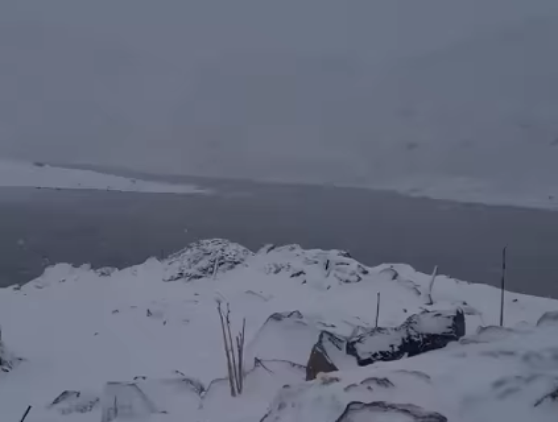 Сняг заваля в Пирин