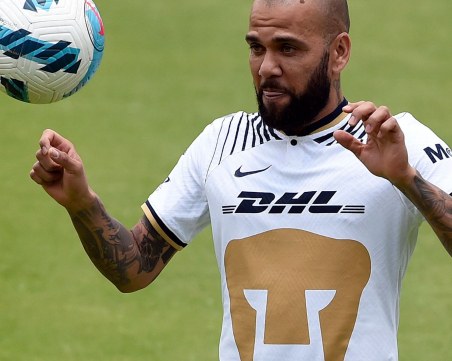 Бразилия на Световното с Дани Алвеш, но без Фирмино