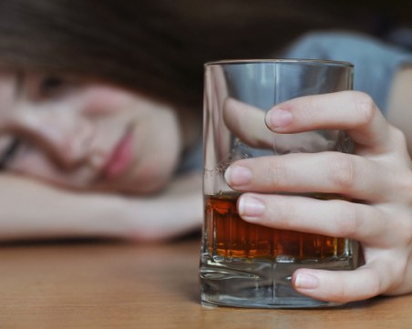 След инцидент в Пловдив: Касиерка отнесе солидна глоба, продала 1 бутилка водка на малолетна