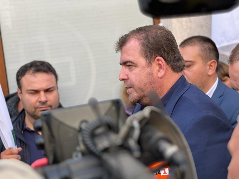 След поисканата оставка от лозарите земеделският министър им обеща помощ до 2062 лева