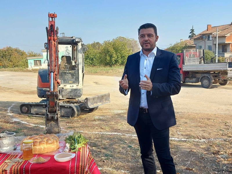 Нов кът за игра ще радва децата на Брестник