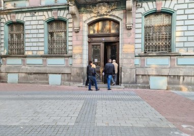 Стотици пловдивчани разгледаха сградата на Българската народна банка след като