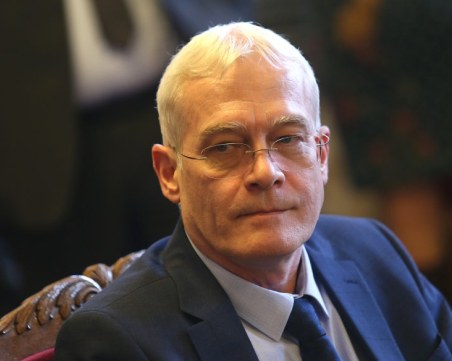 БЛС поиска оставката на шефа на Здравната каса