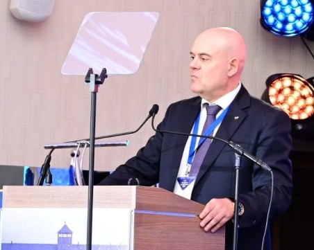 Гешев в Краков: Оптимист съм, че примерът, който България дава със спасяването на българските евреи през Холокоста, е жив и днес