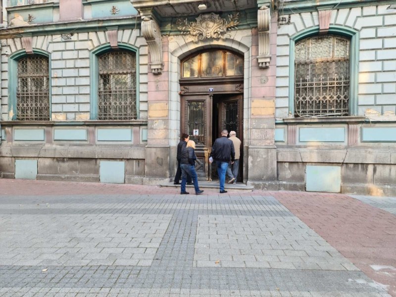 Стотици пловдивчани разгледаха сградата на Българската народна банка, след като