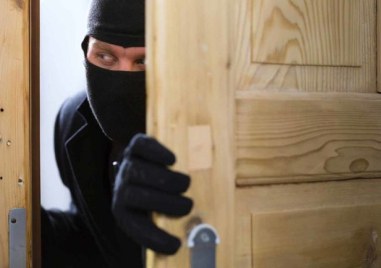 Извършителка на домова кражба е задържана от криминалисти в Пазарджик