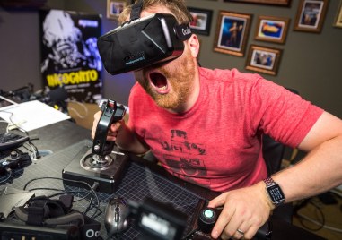Основателят на фирмата за виртуална реалност VR Oculus твърди че