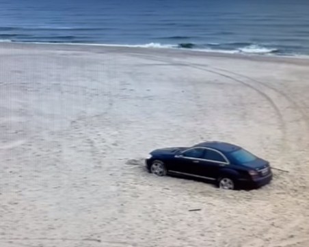 Българин затъна с колата си на плаж в Полша, глобиха го над 2000 лева