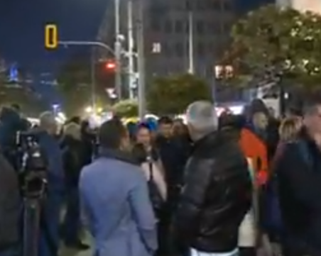 Десетки хора се събраха на протест в София в защита на Иванчева
