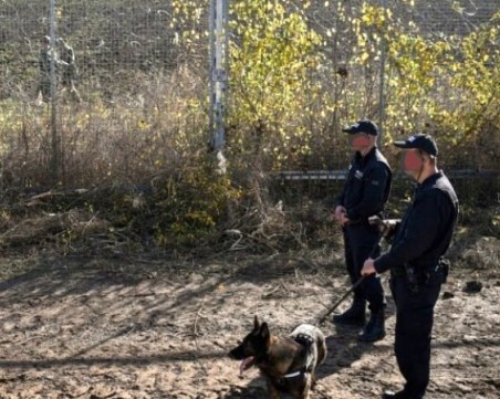 Поглед отвътре: Полицаят на границата-  зле оборудван, с лоши обувки и личен телефон