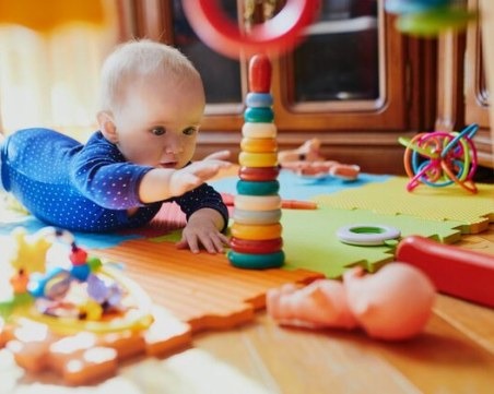 Тревожни сигнали в развитието на детето, за които майките да следят