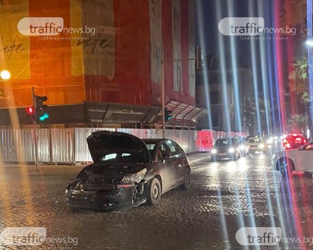 В час пик: Катастрофа в центъра на Пловдив затрудни движението