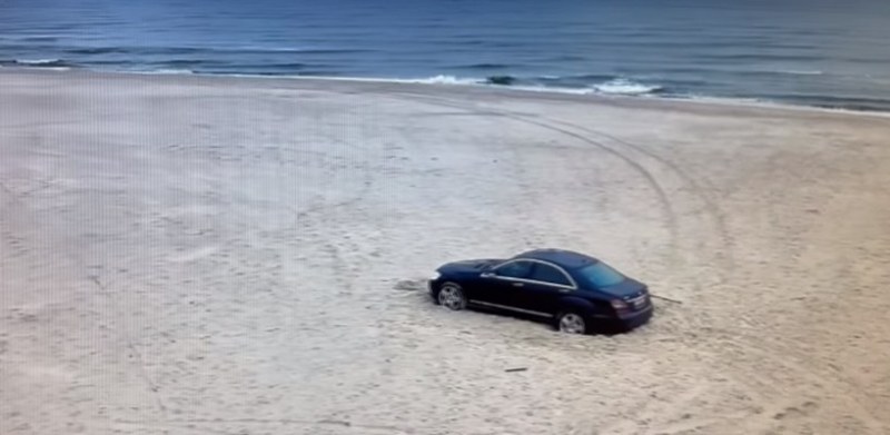 Българин затъна с колата си на плаж в Полша, глобиха го над 2000 лева